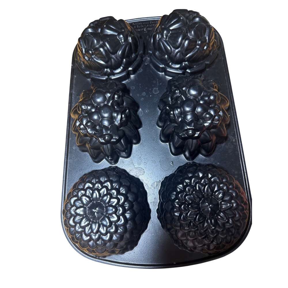 Nordic Ware Floral Mini Cakes Pan 6 Cavity Cast Aluminum Non-Stick Charcoal Gray